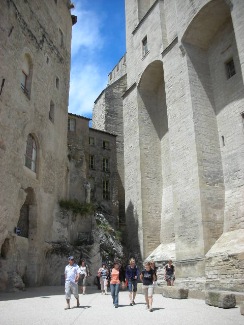 Avignon%20-%20by%20Papal%20Palace.jpg