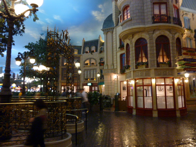 Paris%20interior%20-%202.JPG