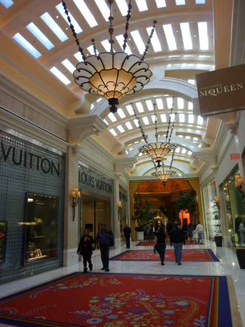 Wynn%20shops%20corridor.JPG
